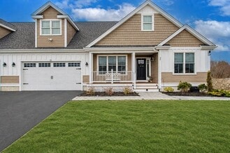 Building Photo - 35 Metacomet Rd