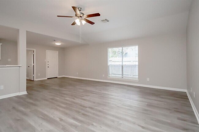 Building Photo - 4927 Winnipeg Blvd