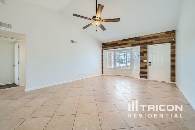 Foto del edificio - 3866 E Harmony Ave