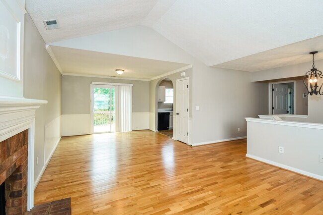 Building Photo - 2991 Heather Lake Dr