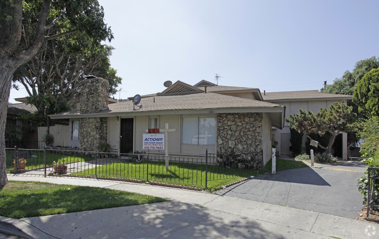 Primary Photo - 17052 Carlann Cir