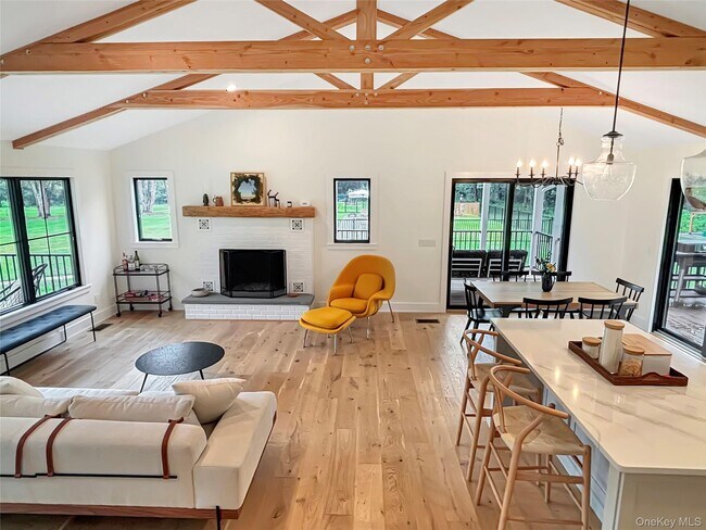 Foto del edificio - 441 Oak Summit Rd