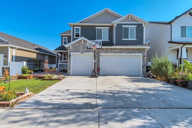 Building Photo - Upscale Home Available in Herriman