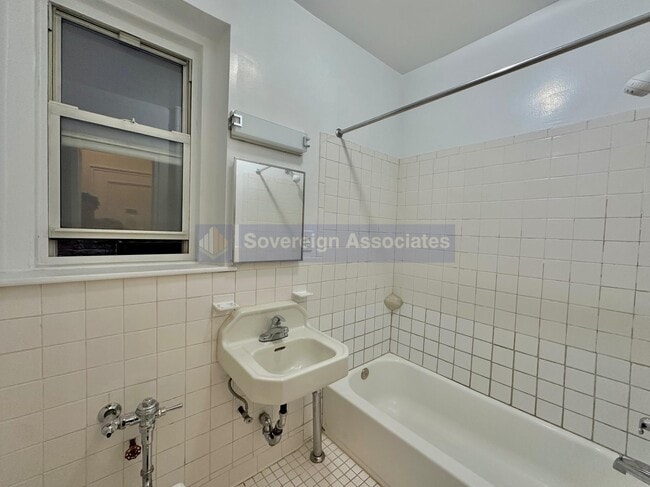 Building Photo - 328 W 83rd St