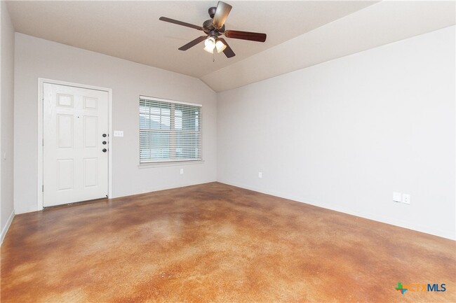 Foto del edificio - 4421 Brutus Ln