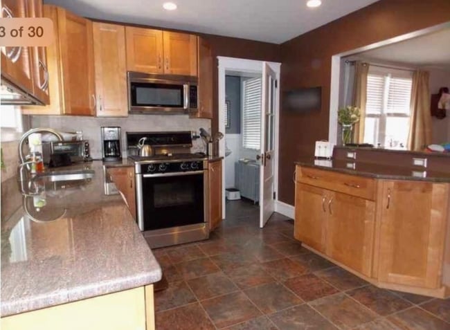 Building Photo - 207 E 11th Ave