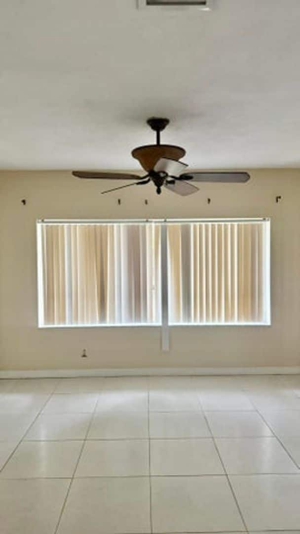 Photo - 931 Hibiscus Dr House