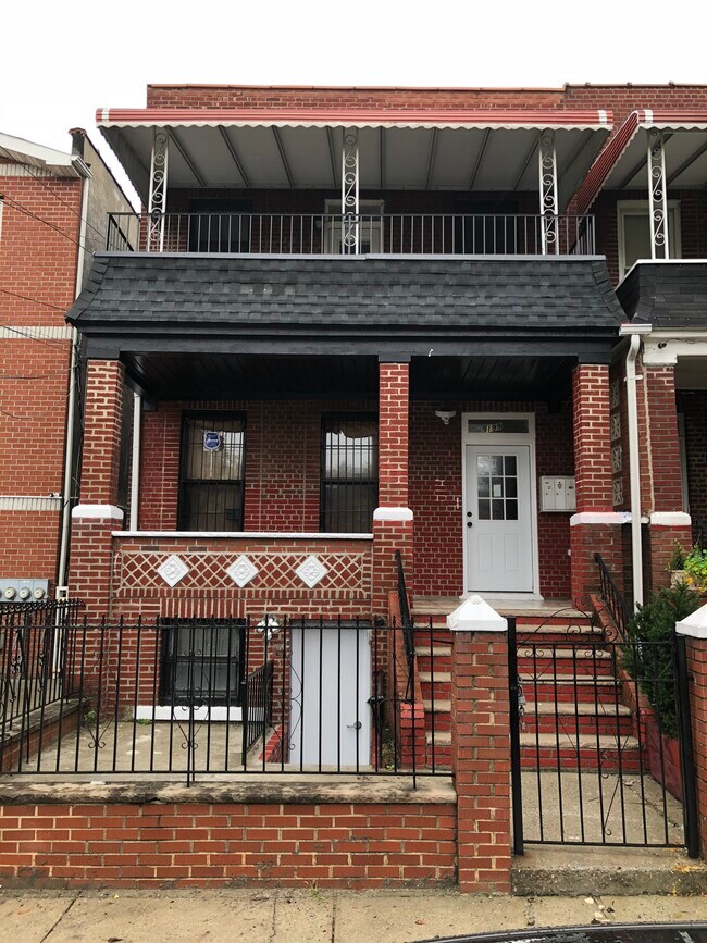 Building Photo - 199 Legion St