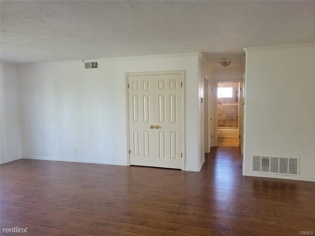 Building Photo - 3 br, 3 bath House - 5245 Somerset St