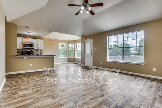 Foto del edificio - 722 Seneca Dr