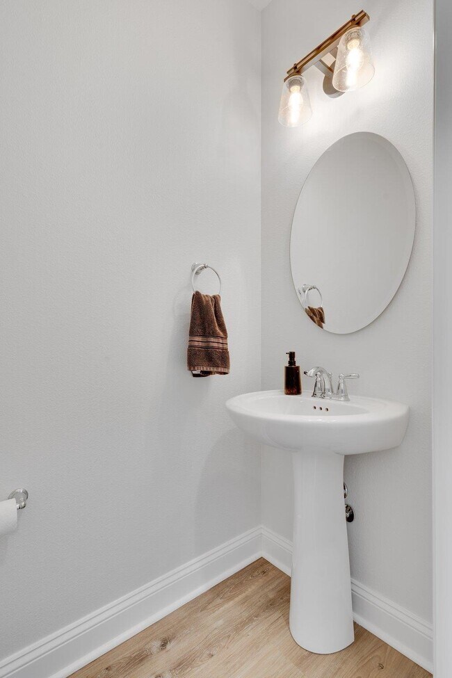 Foto del edificio - 5631 Fletcher Oaks Dr