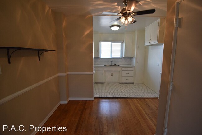 Building Photo - 1 br, 1 bath Apartment - 823-25 S Orange G...