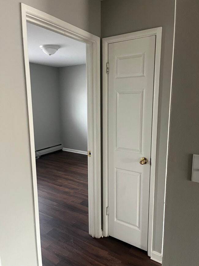 Building Photo - Grandview Apartments