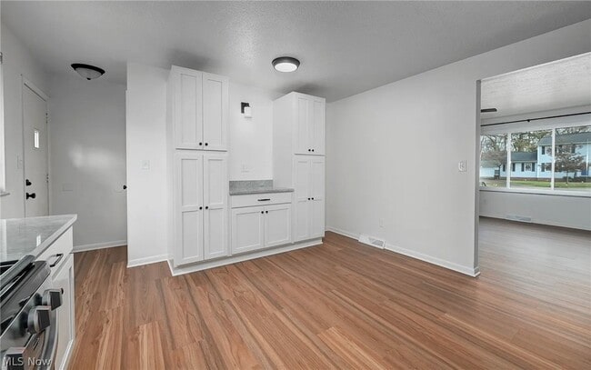 Building Photo - 2920 Northglen Dr