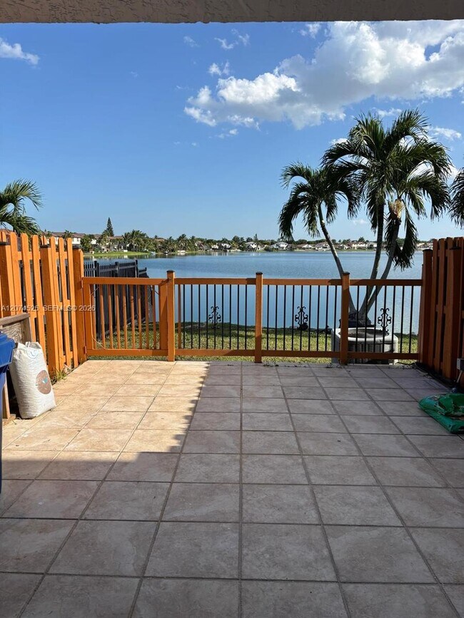 Foto del edificio - 12400 NW 11th Ln