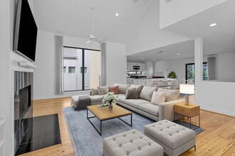 Building Photo - 5105 Lillian St