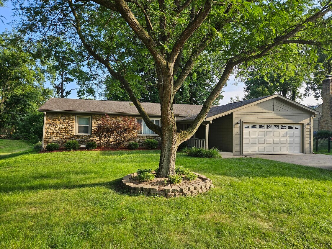 Casa del frente - 569 Meadow Dr