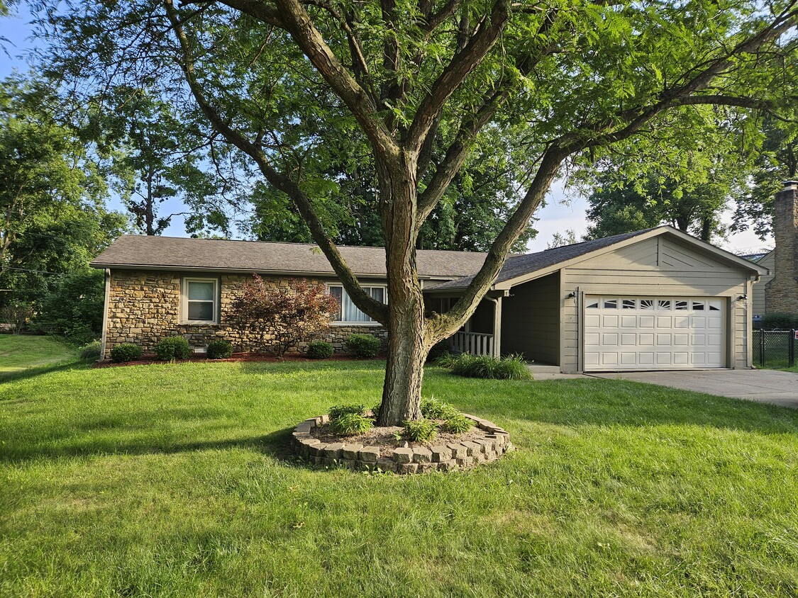Front House - 569 Meadow Dr