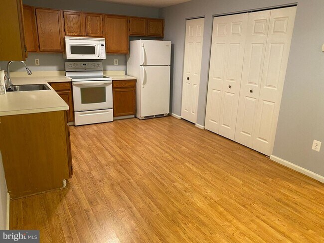 Building Photo - 53 Shetland Cir