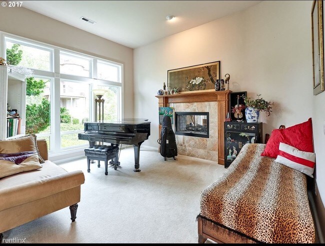 Building Photo - 11915 SW Aspen Ridge Dr