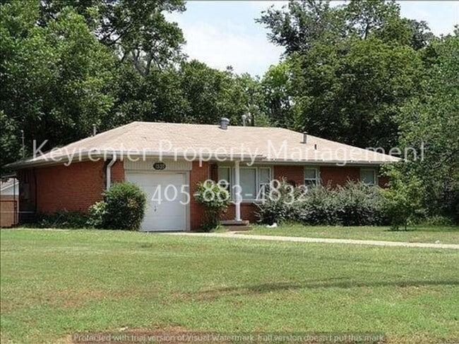 Renovated 3 Bedroom close to OU Campus!! LAWNCARE INCLUDED!! - Renovated 3 Bedroom close to OU Campus!! LAWNCARE INCLUDED!! House