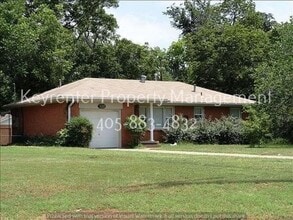Building Photo - 1520 Rowena Ln
