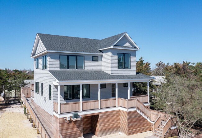 Building Photo - 44 Island Walk