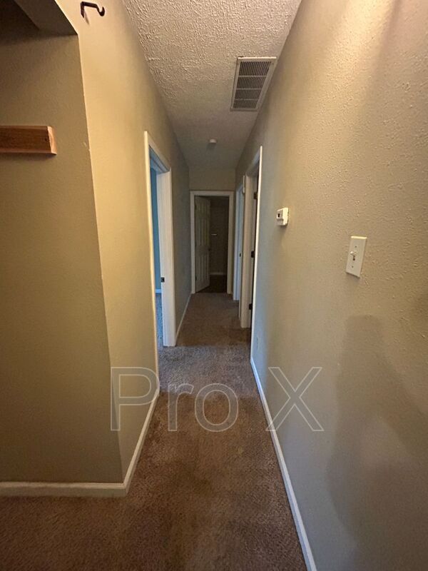 Building Photo - 507 E Adams St