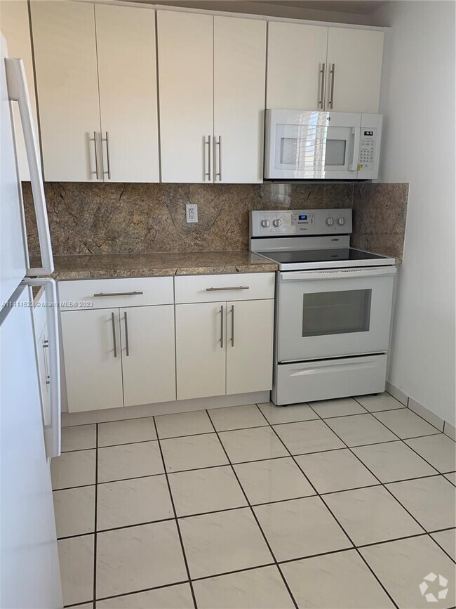 Building Photo - 7703 Camino Real