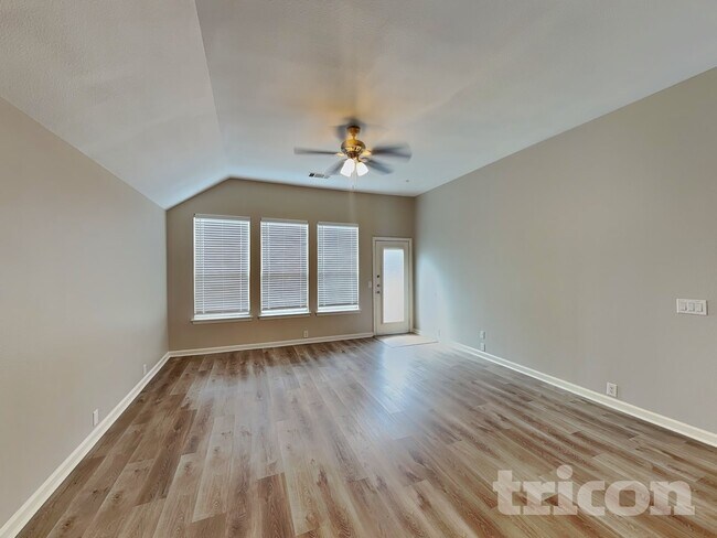 Foto del edificio - 227 Bison Meadow Dr