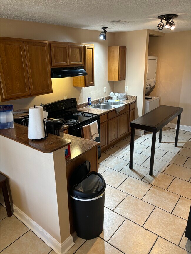 Cocina - 2123 Bienville St