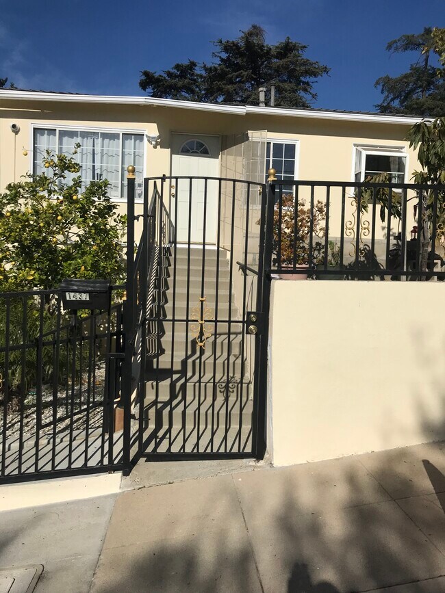 Building Photo - 1437 Plumas St