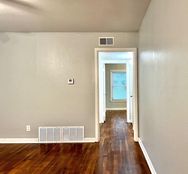 Building Photo - 3809 Lasker Ave