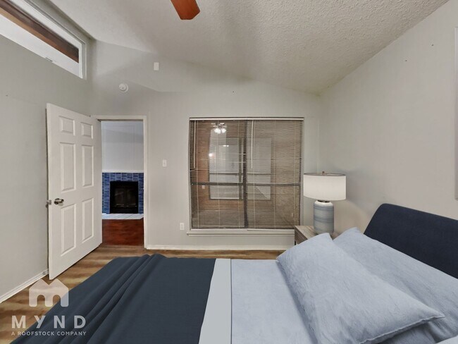 Foto del edificio - 1134 Hemlock Dr