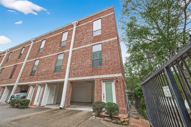 Building Photo - 118 McGowen St