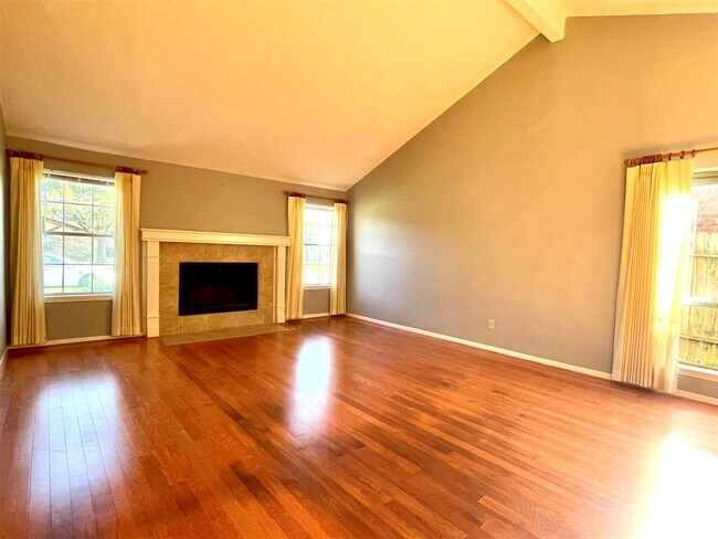 Foto del edificio - 2551 Coopers Post Ln