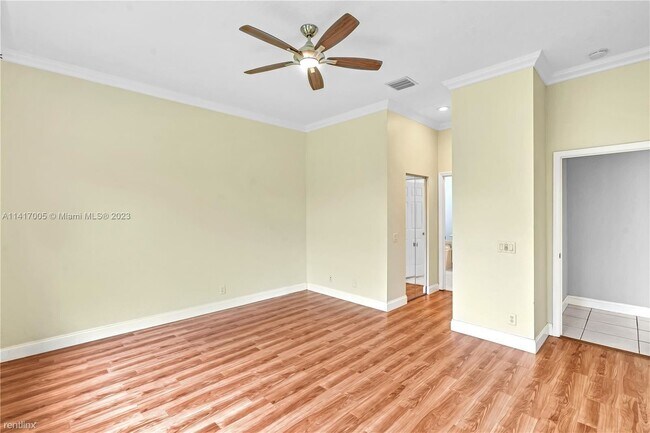 Building Photo - 4 br, 2 bath House - 884 Hawthorn Ter # 0