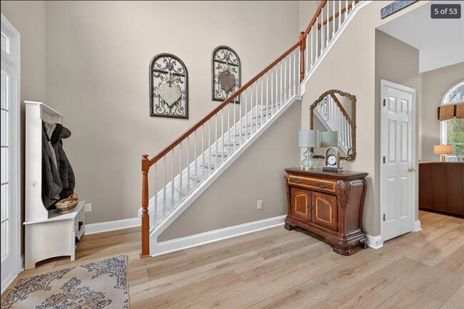 Foto del edificio - 5 Bed 4 Bath Multi Family House