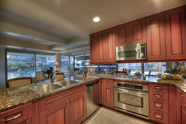 Foto del edificio - 7157 E Rancho Vista Dr