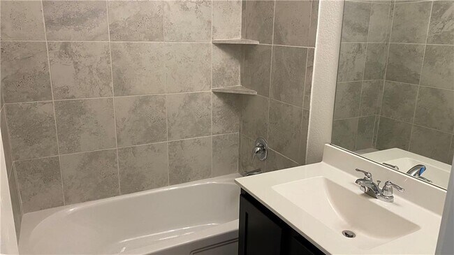 Building Photo - 340 Escondido Cir