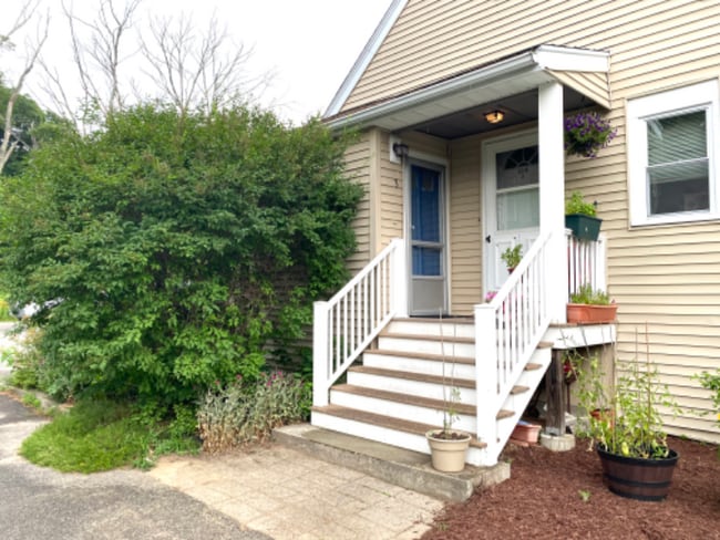 Photo - 337 Village St Townhome