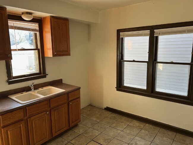 Foto del edificio - "Charming 3-Bed, 2-Bath Gem on North 42nd ...