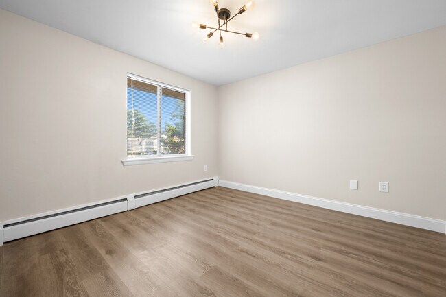 Foto del edificio - 10 Henderson Dr