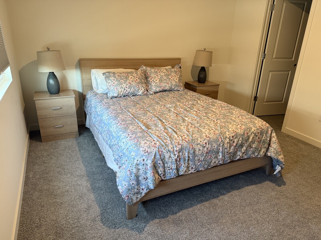 Bedroom - 5308 Feathers Ave