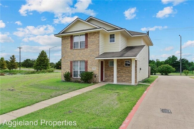 Building Photo - 4 br, 3 bath House - 4001 Southern Trace