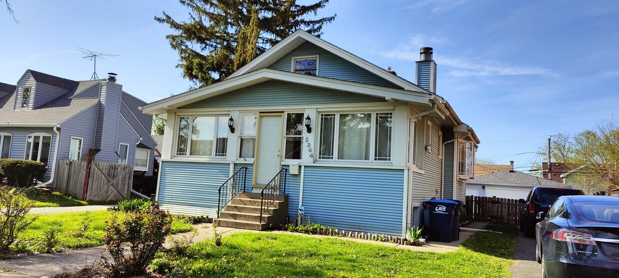 Foto principal - 1364 Harding Ave