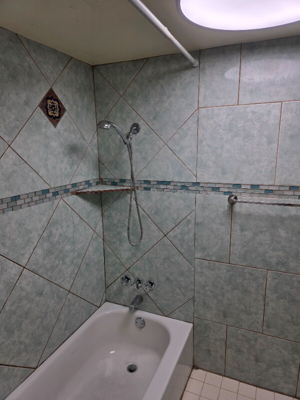 Building Photo - 115 W Koenig Ln