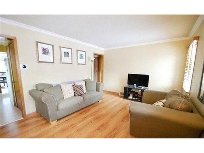 Foto del edificio - 3352 Xenwood Ave S