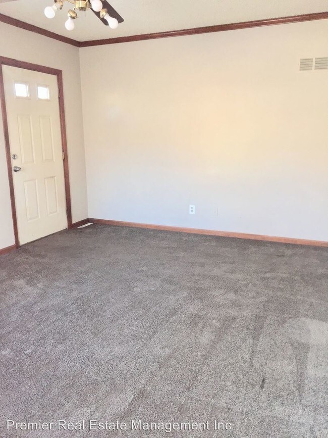 Building Photo - 2 br, 1 bath House - 2000 S Ash Ave