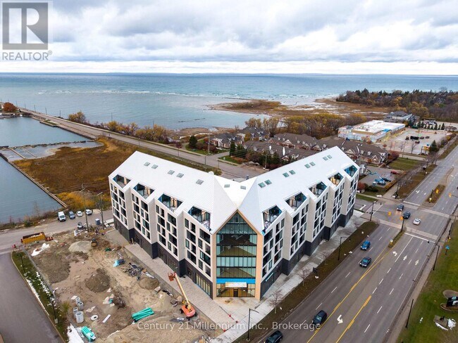 Building Photo - 31 Huron St